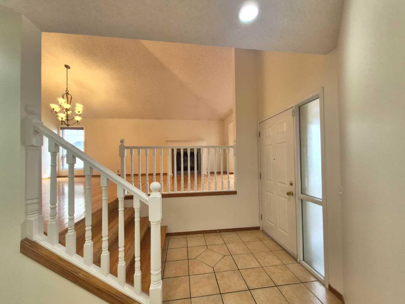 7 Suncastle Crescent SE — photo 3