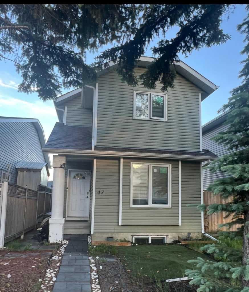 47 Martinridge Way NE — photo 1