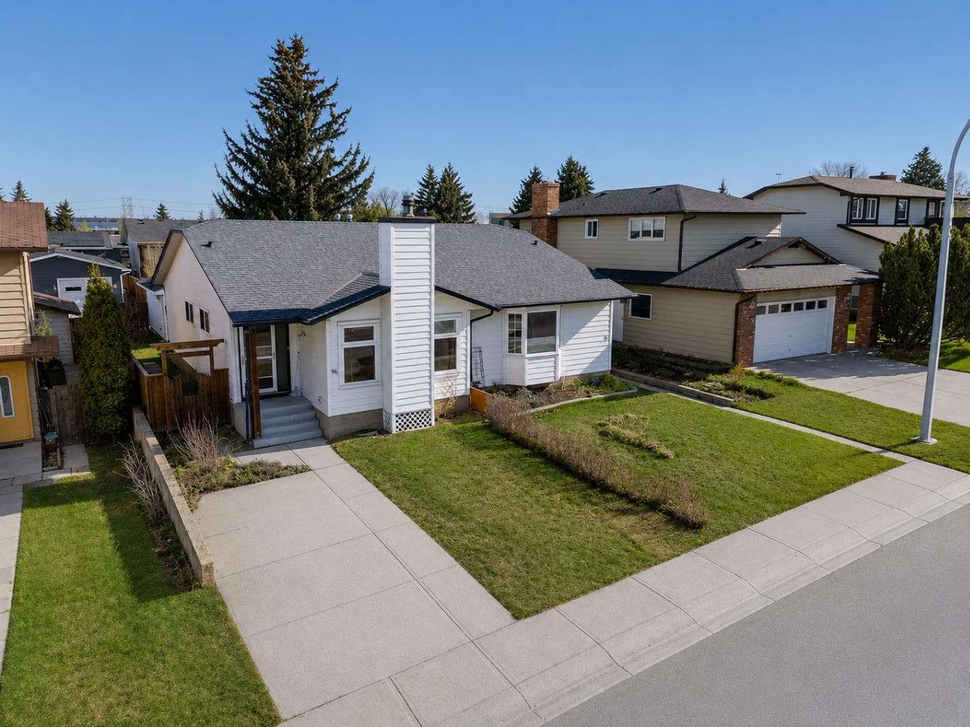 96 Jensen Crescent NE — photo 1