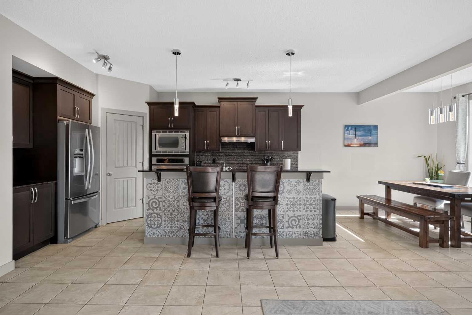 166 Hillcrest Circle SW — photo 2