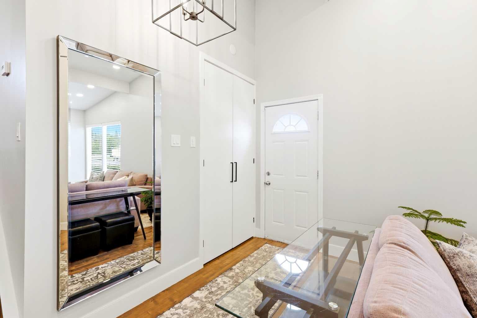 2516 63 Avenue SW — photo 3