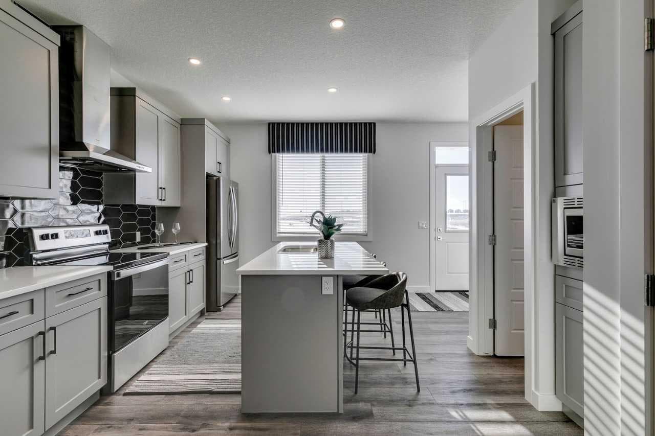 148 Snowberry Common SE — photo 3