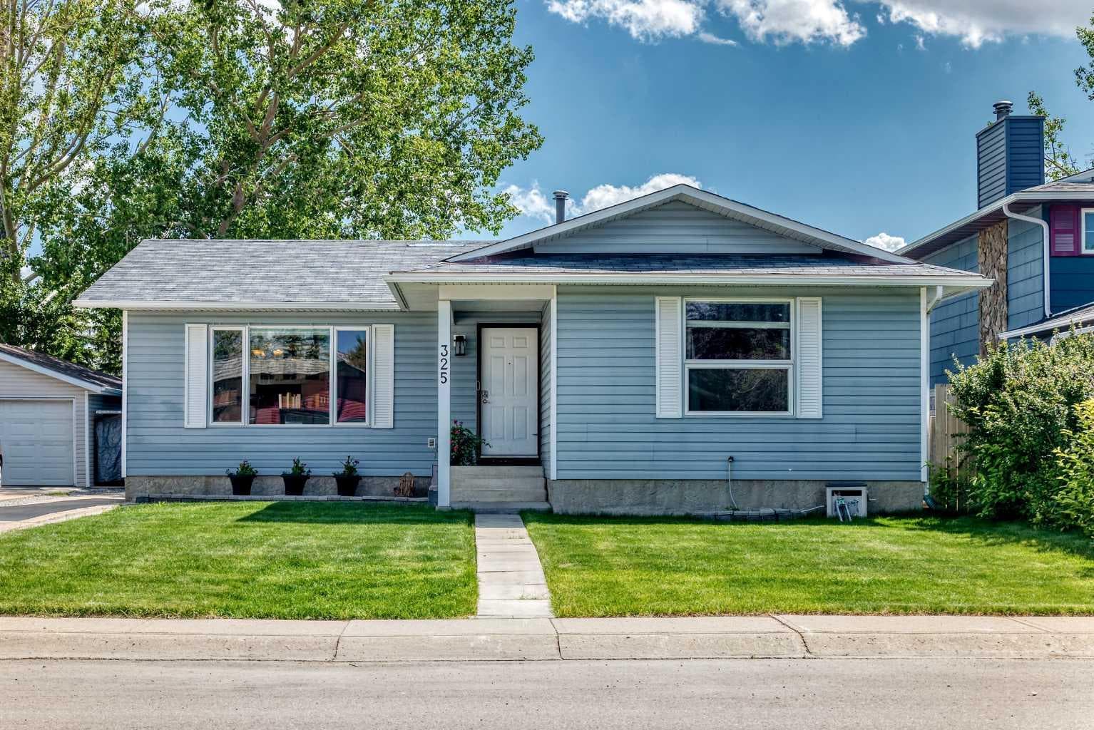 325 Flett Drive NE — photo 2