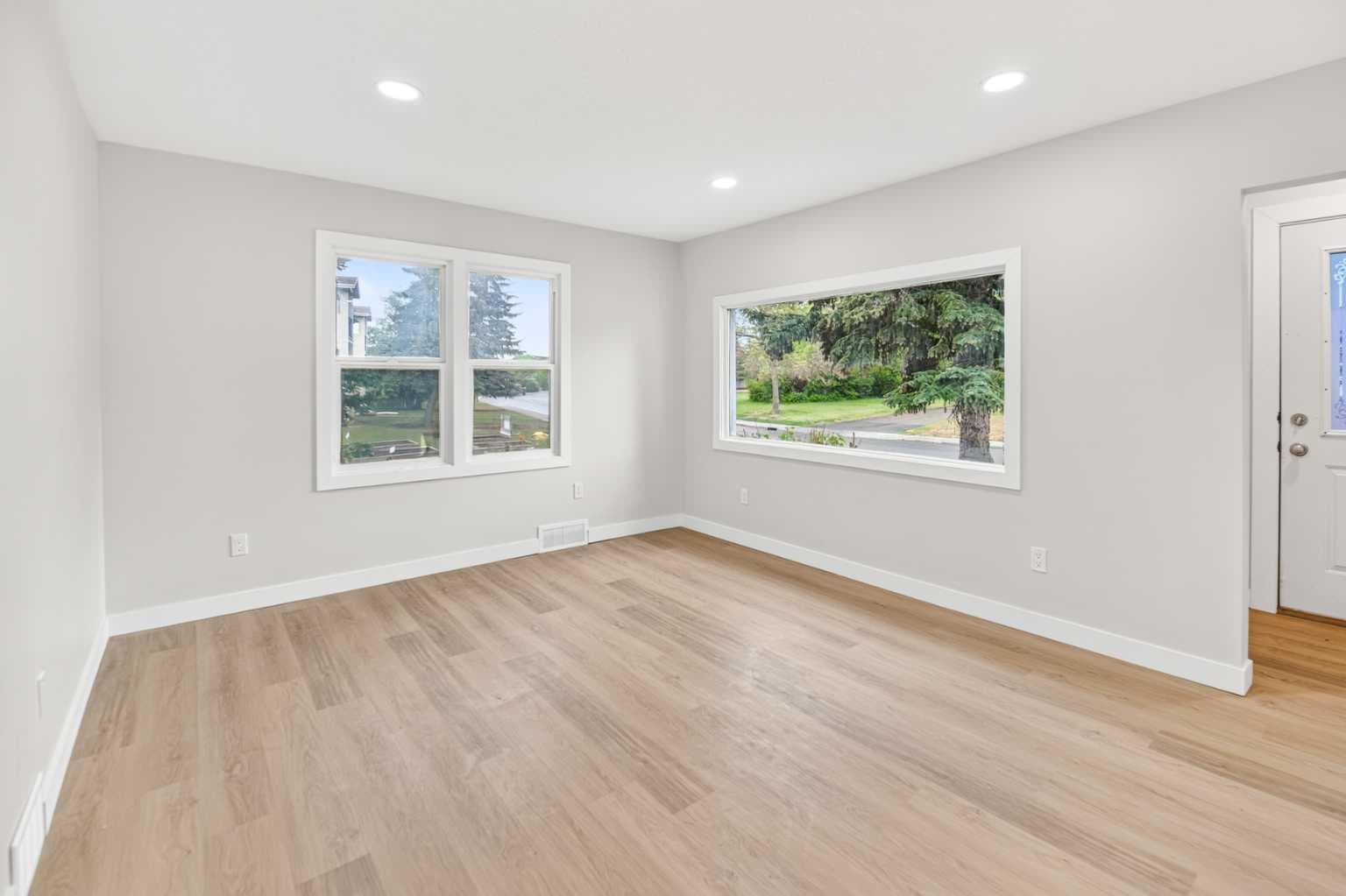 5504 58A Street — photo 4