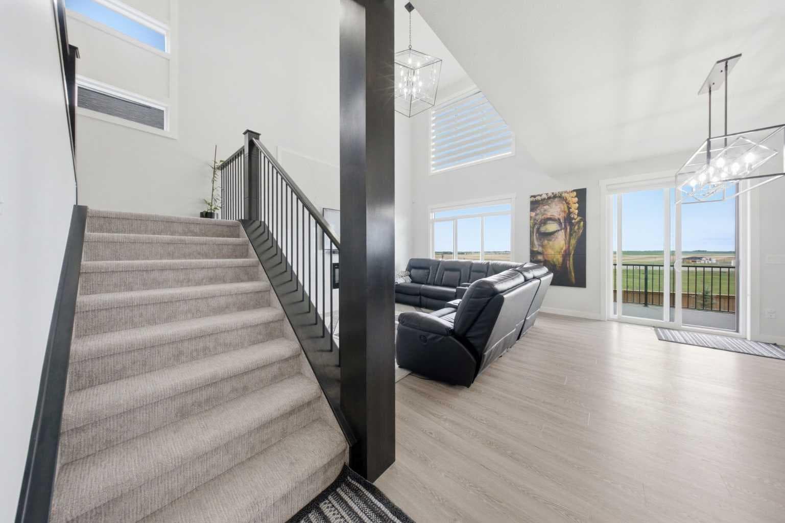 82 Waterford Crescent — photo 3