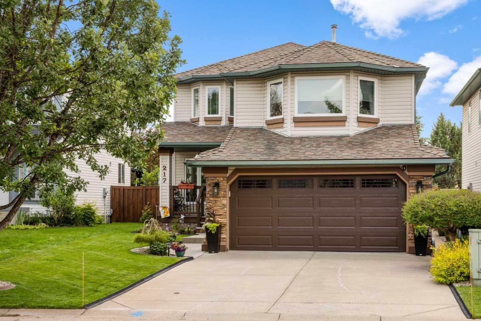 217 Douglas Glen Close SE — photo 1