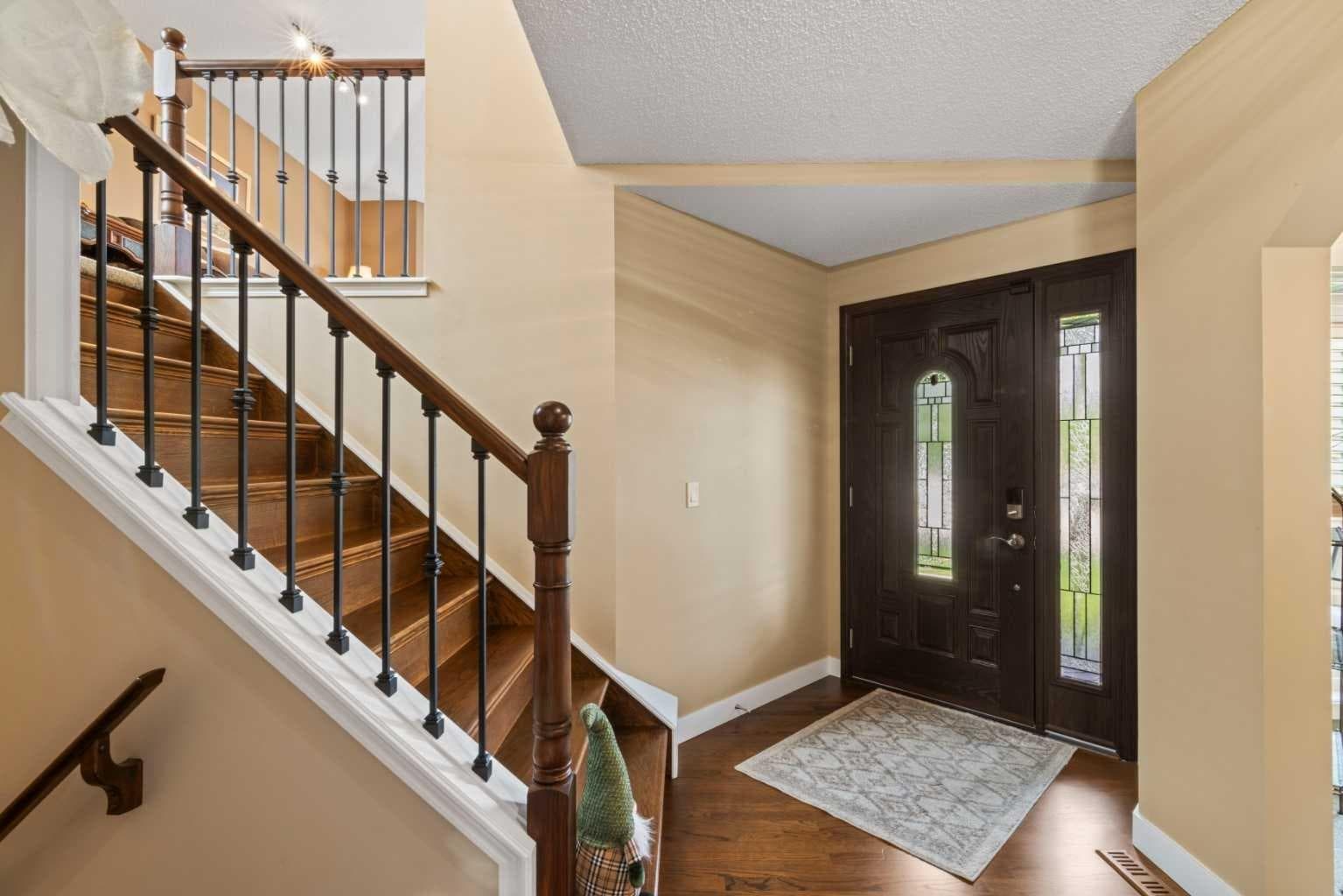 217 Douglas Glen Close SE — photo 5