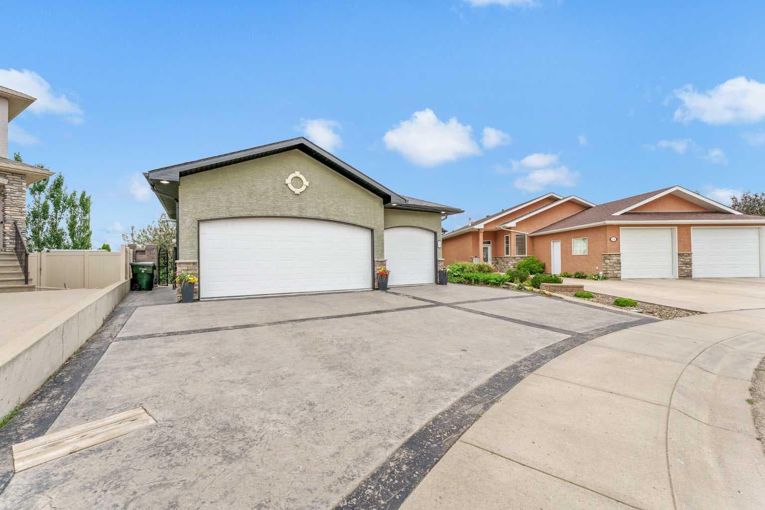 28 Sierra Close SW — photo 3