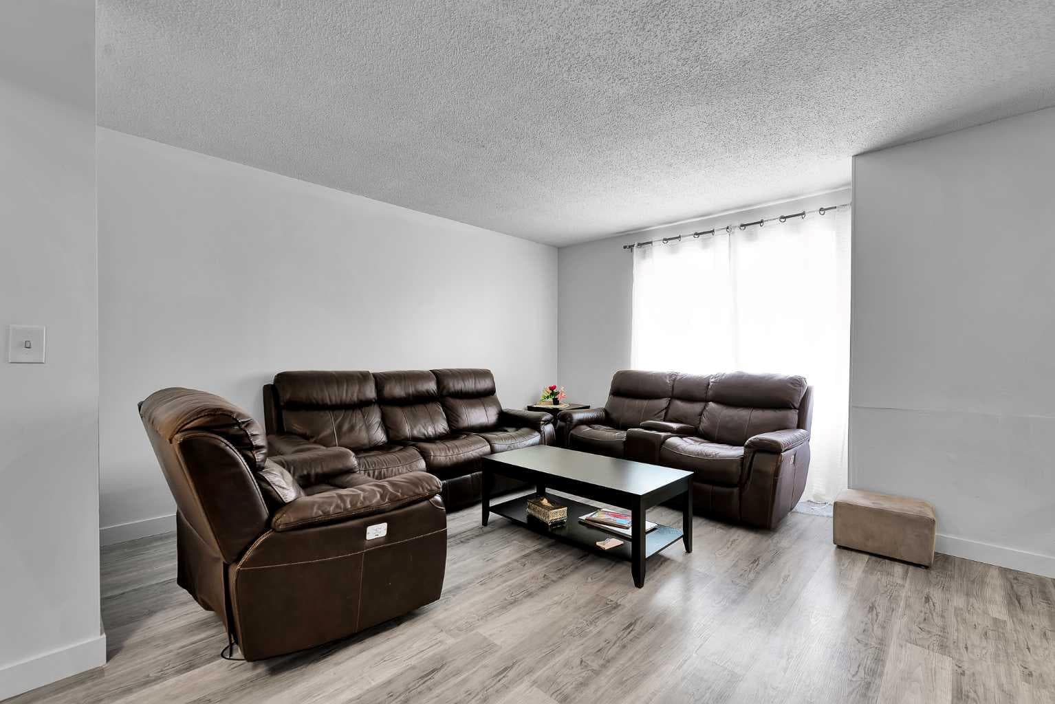 101, 516 Blackthorn Road NE — photo 4