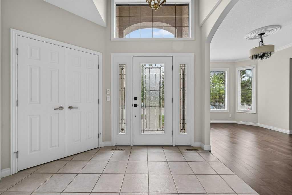 52 Sandstone Ridge Crescent — photo 3