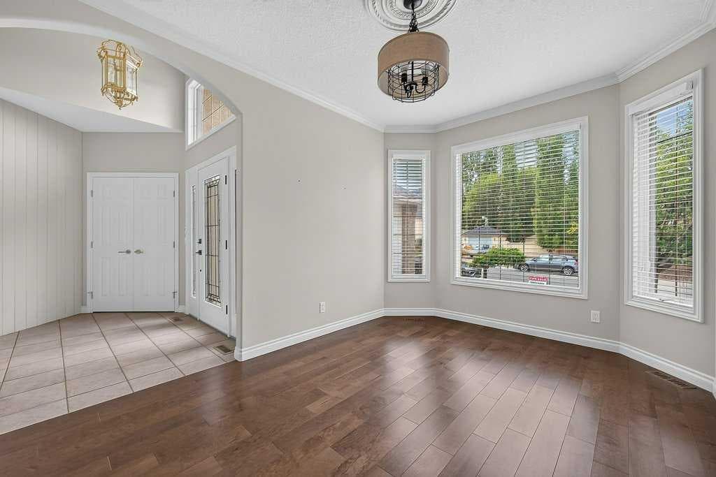 52 Sandstone Ridge Crescent — photo 5