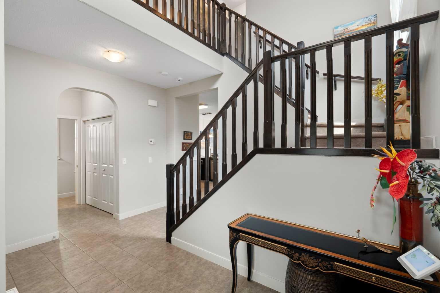 70 Everwoods Park SW — photo 2