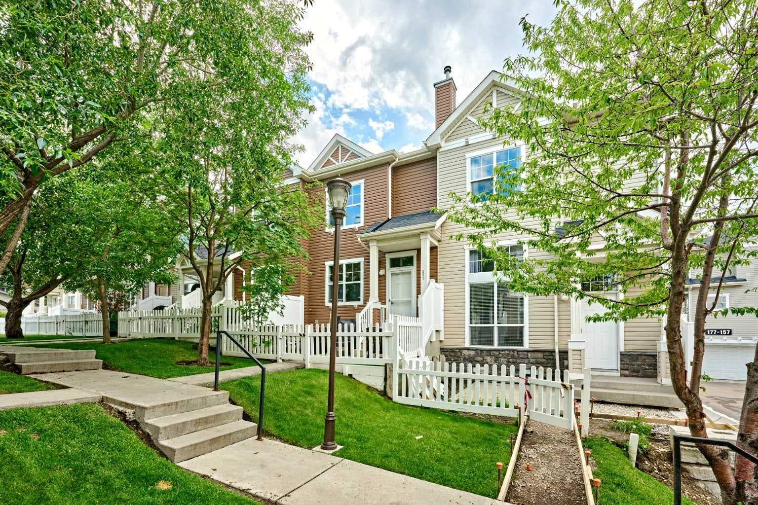 225 ELGIN Gardens SE — photo 4