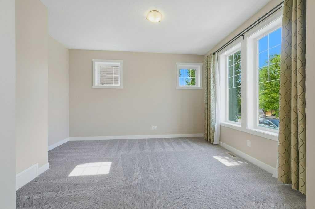 98 Elgin Meadows Circle SE — photo 3