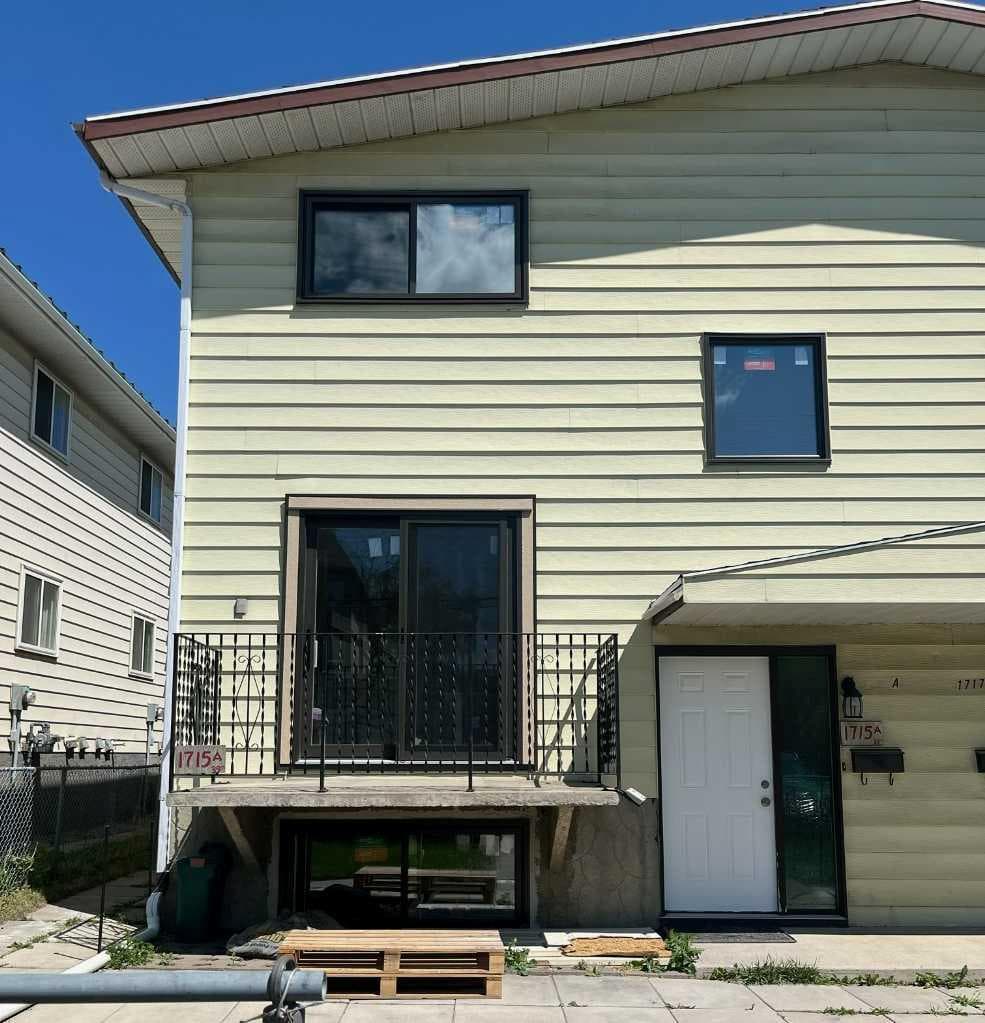1715a 39 Street SE — photo 1