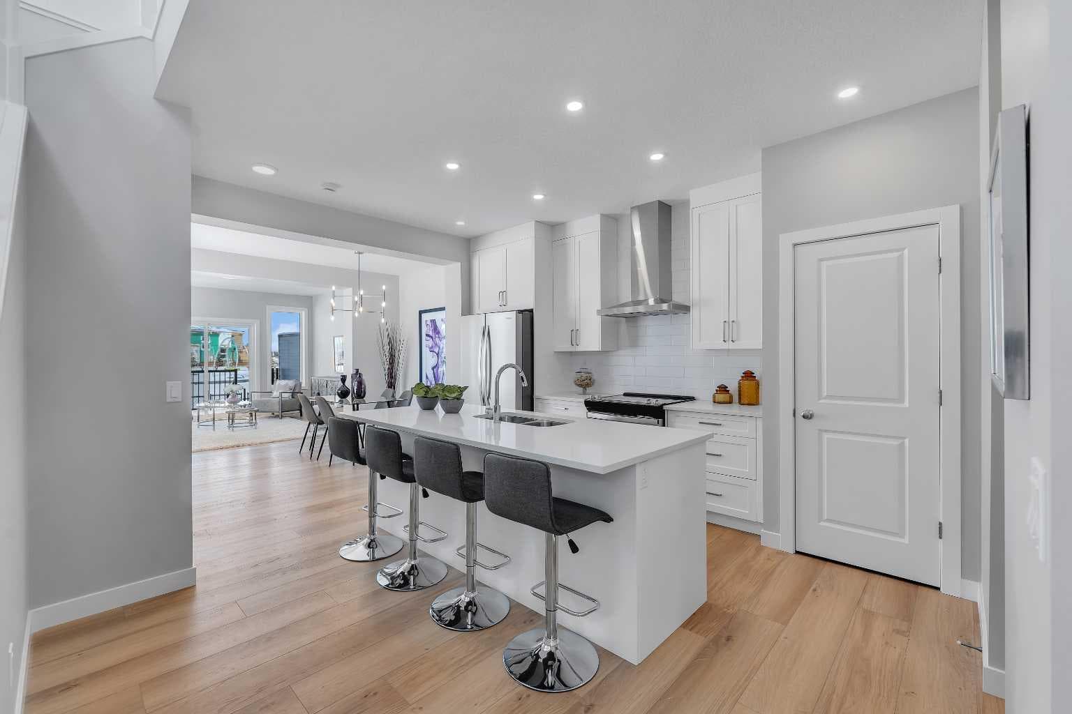 390 South Shore Drive — photo 4