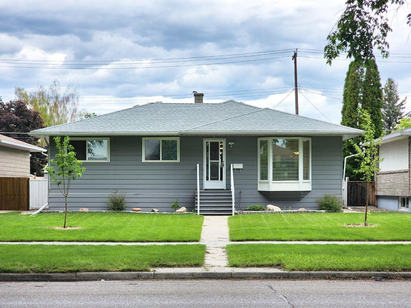 2211 10 Avenue S — photo 1
