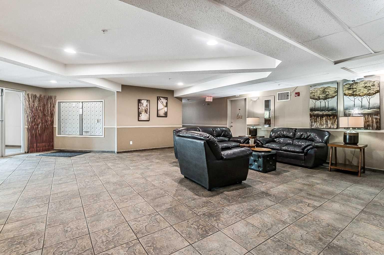 1302, 12 Cimarron Common — photo 4