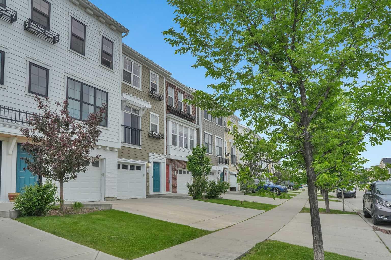 575 Sherwood Boulevard NW — photo 1