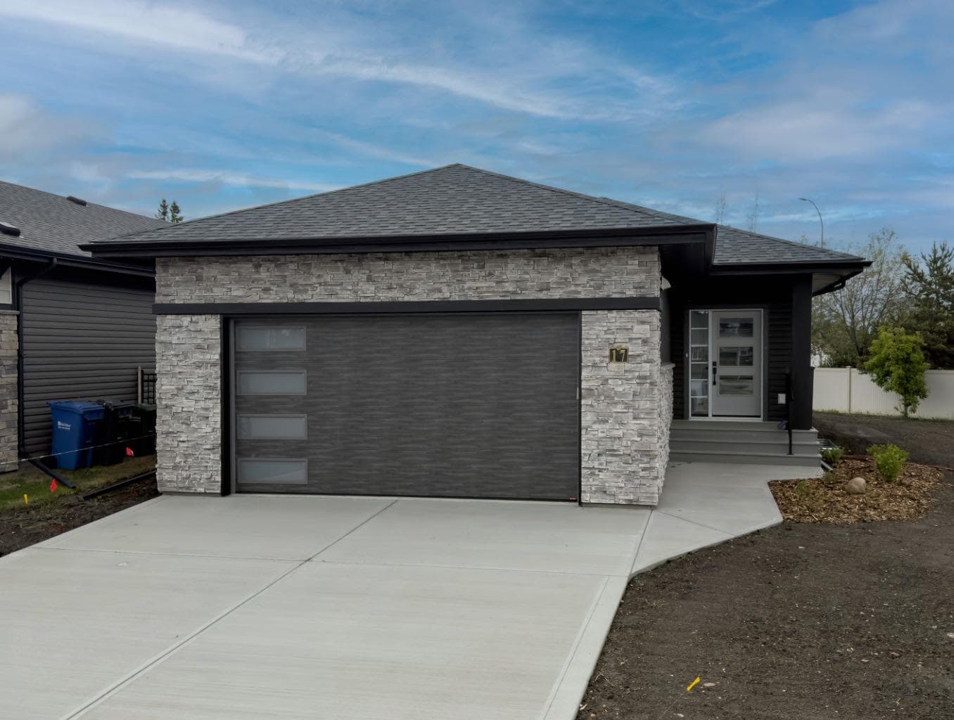 17 Tindale Place — photo 1
