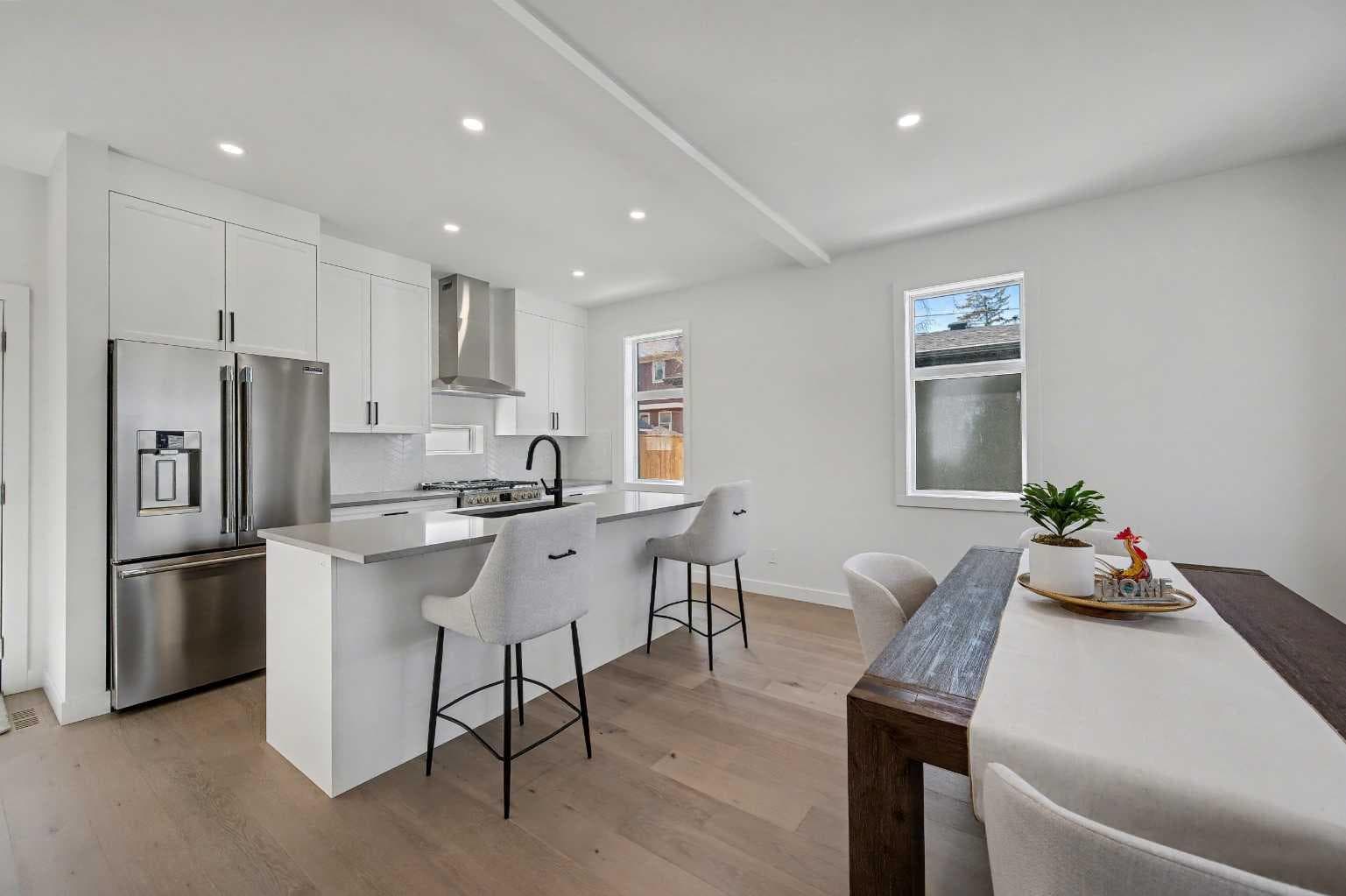 753 Centre Avenue NE — photo 3