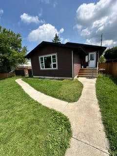 4421 40A Avenue — photo 2