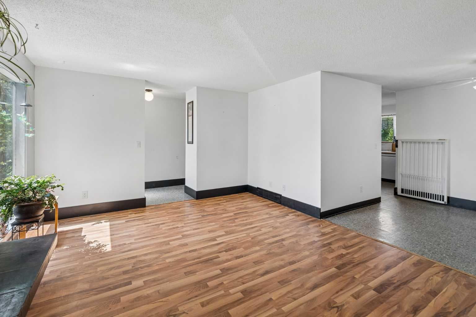 2524 106 Avenue SW — photo 5