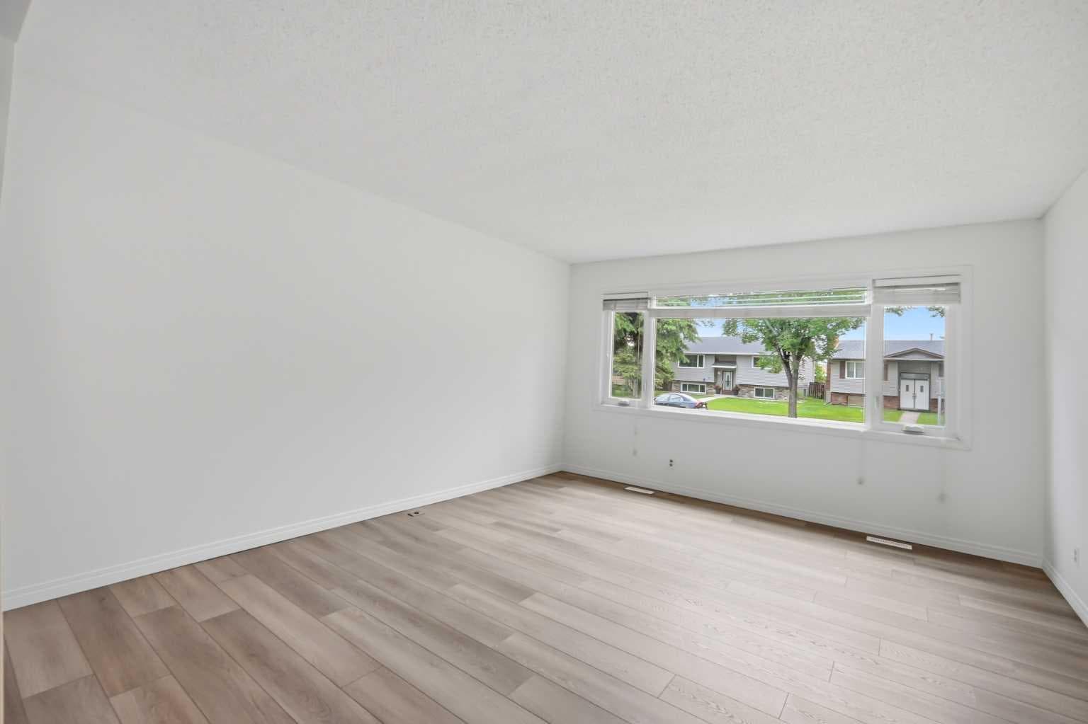 5608 Rundlehorn Drive NE — photo 5