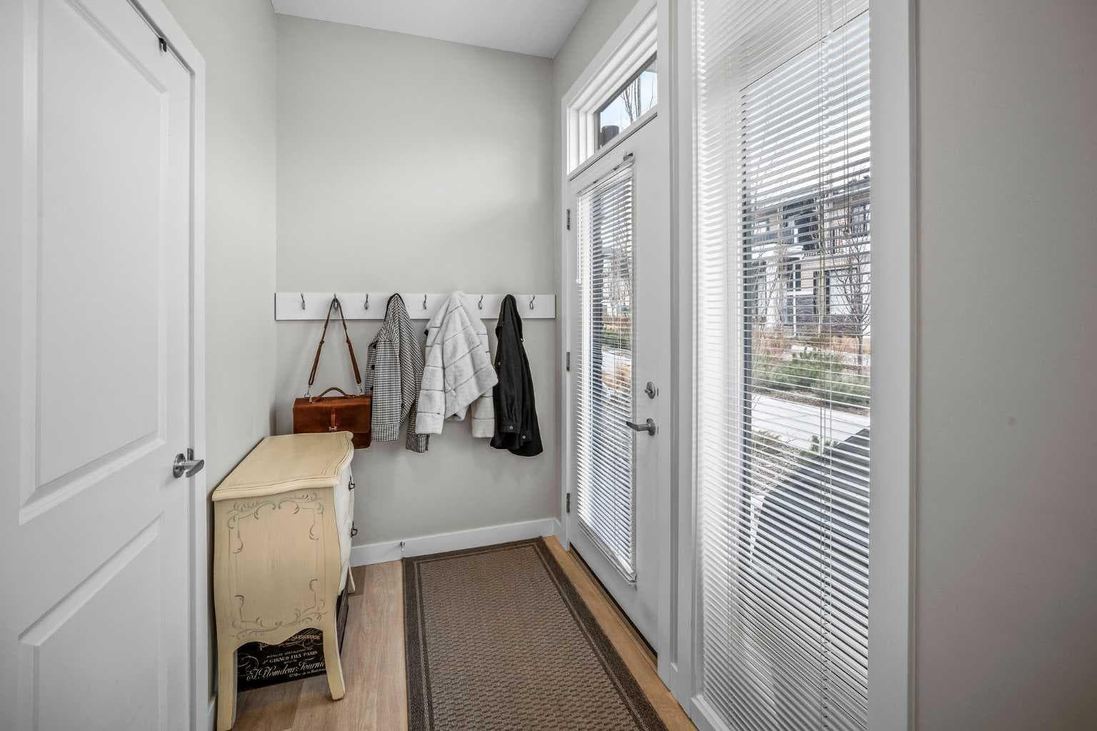 210 Crestbrook Common SW — photo 3