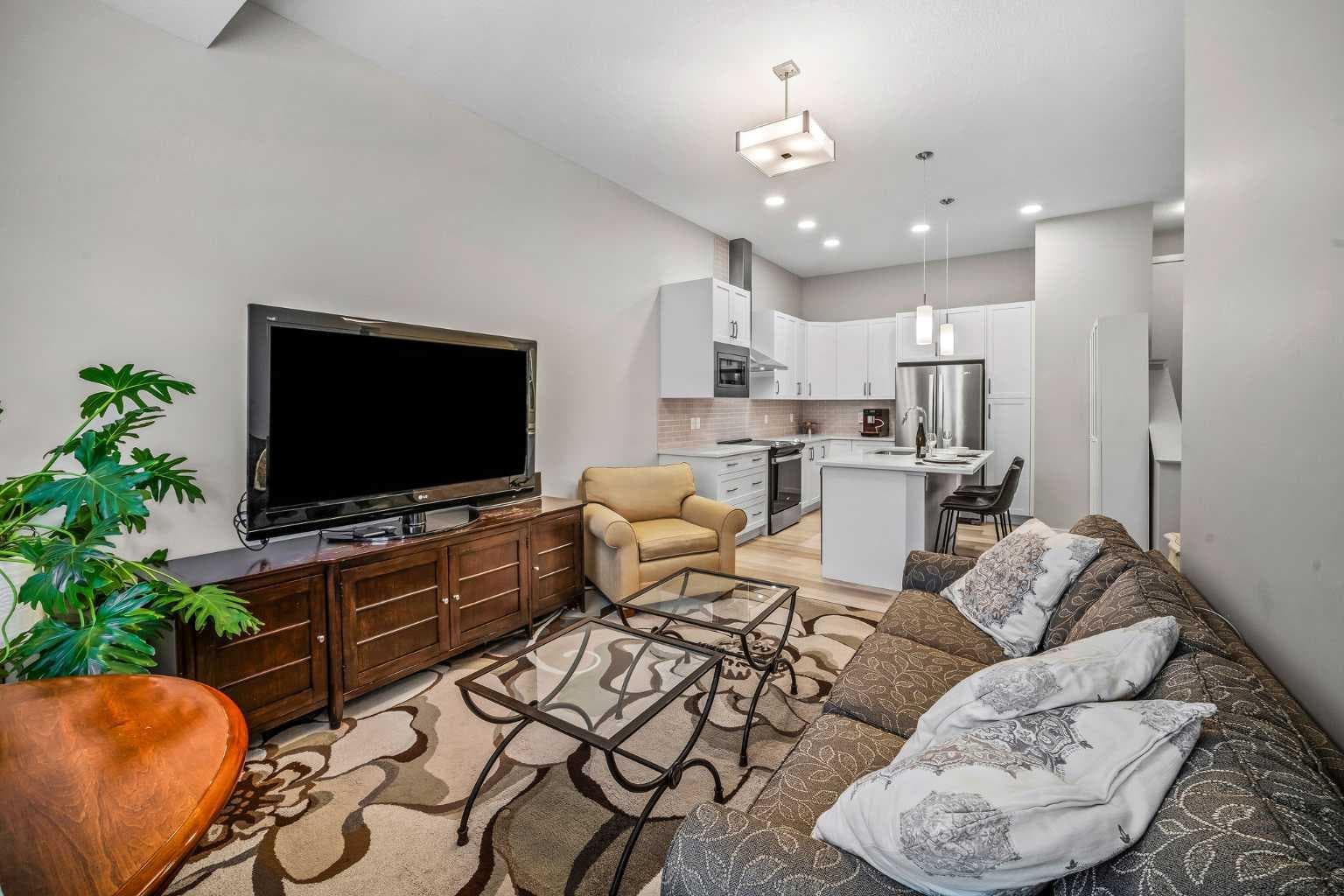 210 Crestbrook Common SW — photo 5