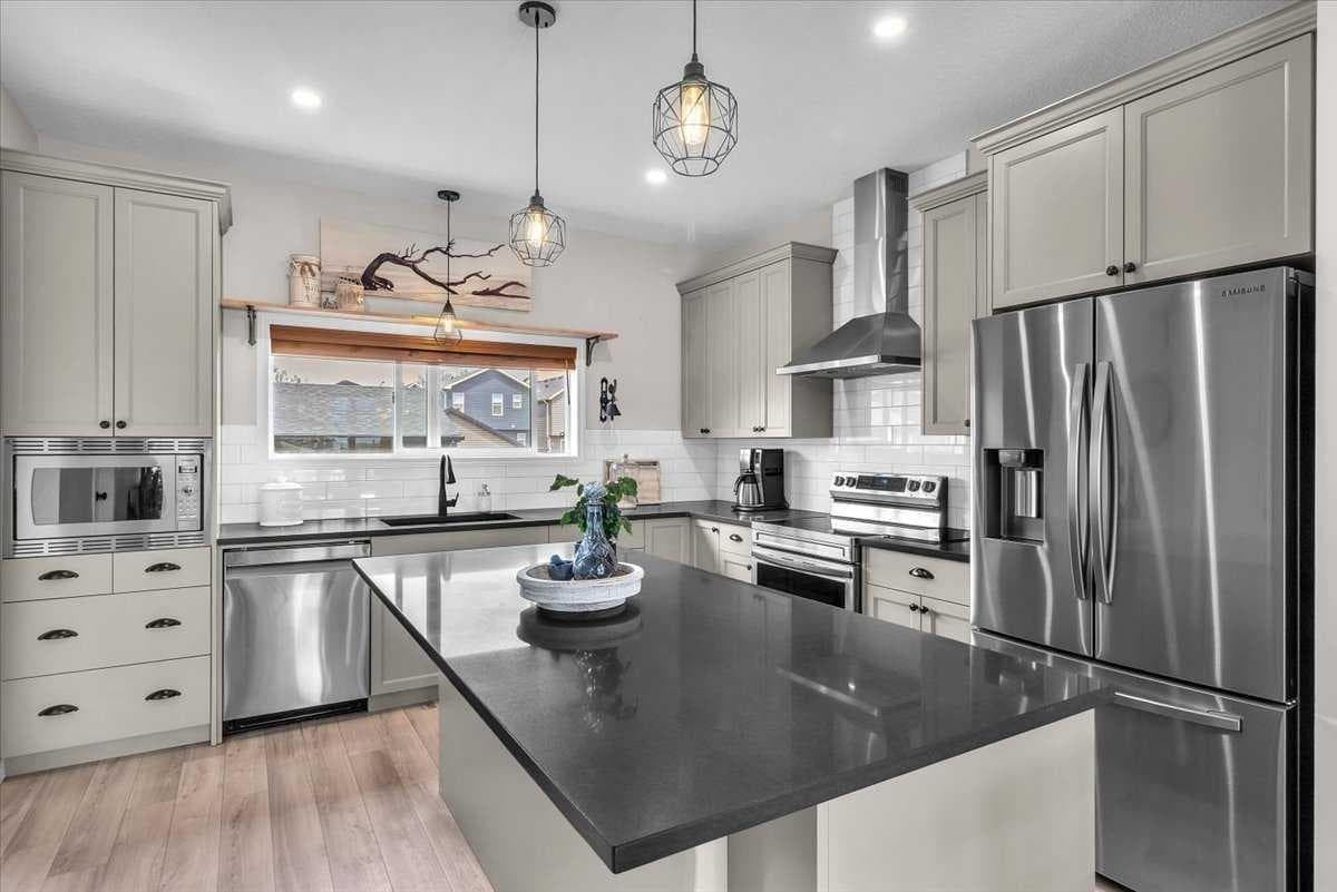 70 Haskayne Drive NW — photo 1