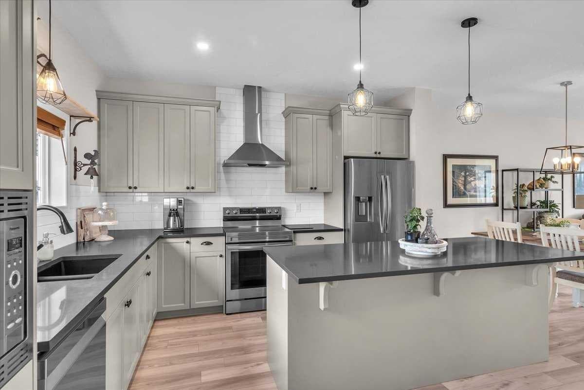 70 Haskayne Drive NW — photo 2