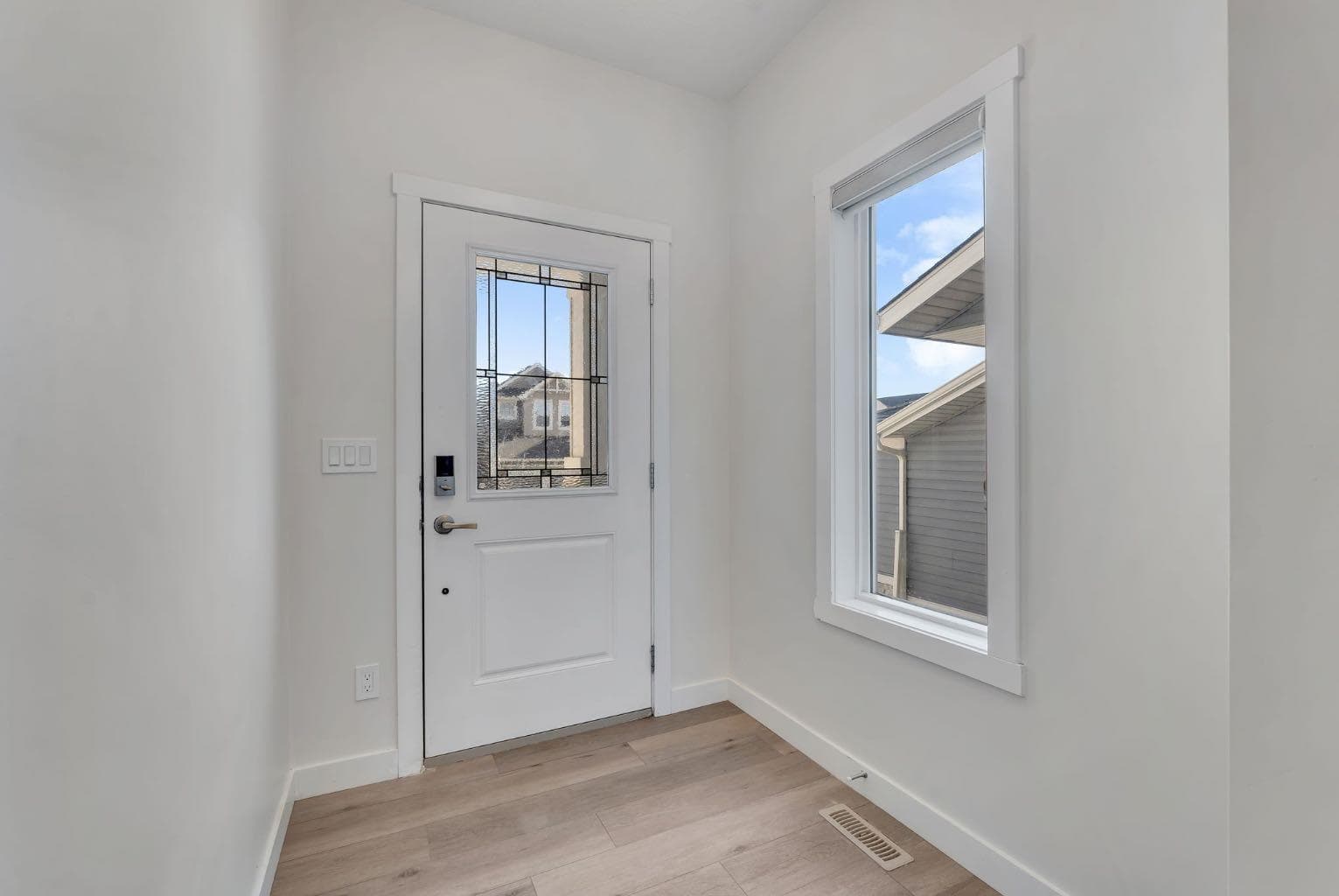 1489 Bayview Point SW — photo 4