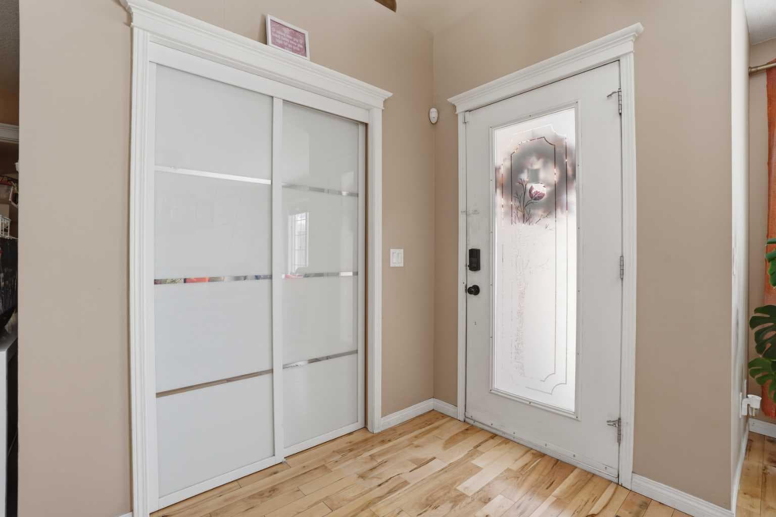 5221 Coral Shores Drive NE — photo 3