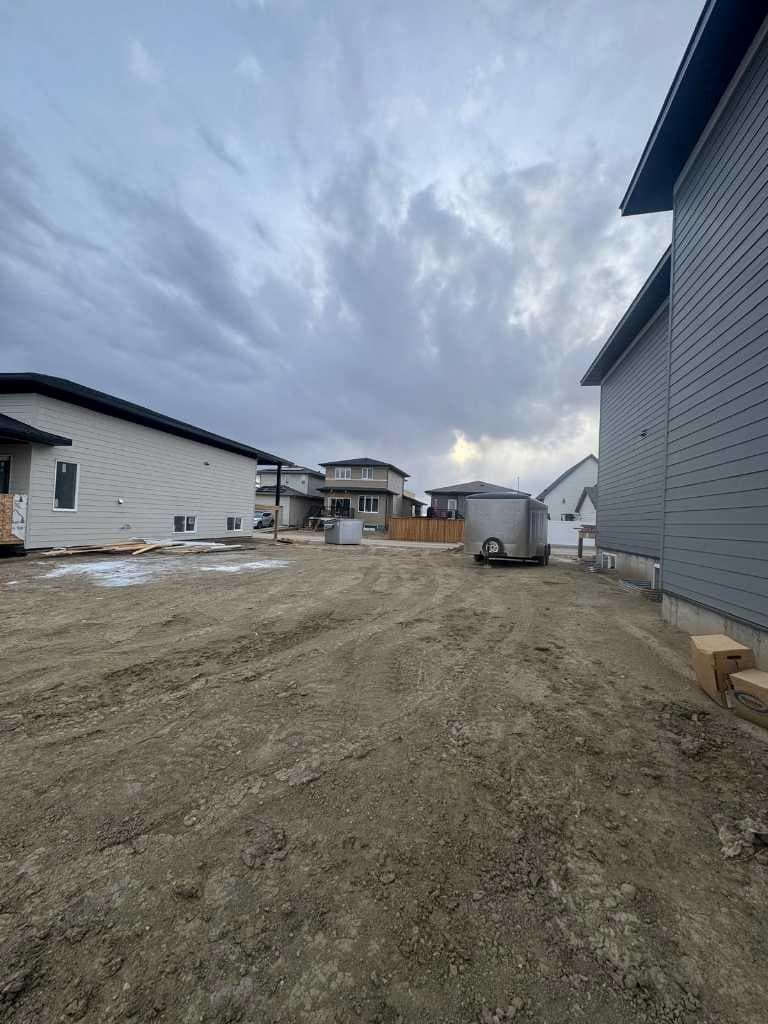 660 Devonia Road W — photo 1