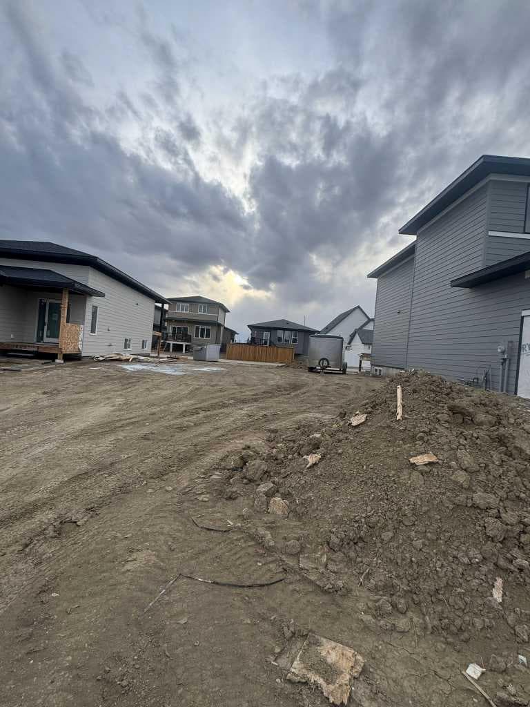 660 Devonia Road W — photo 2