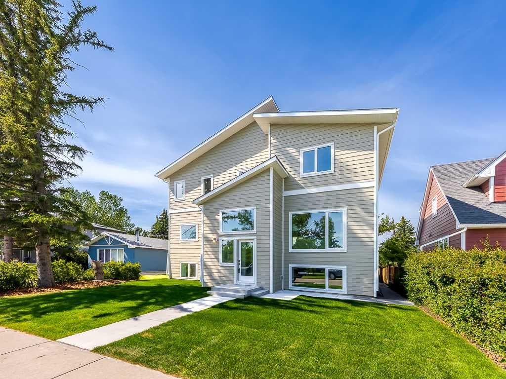 3520 Bulyea Crescent NW — photo 1