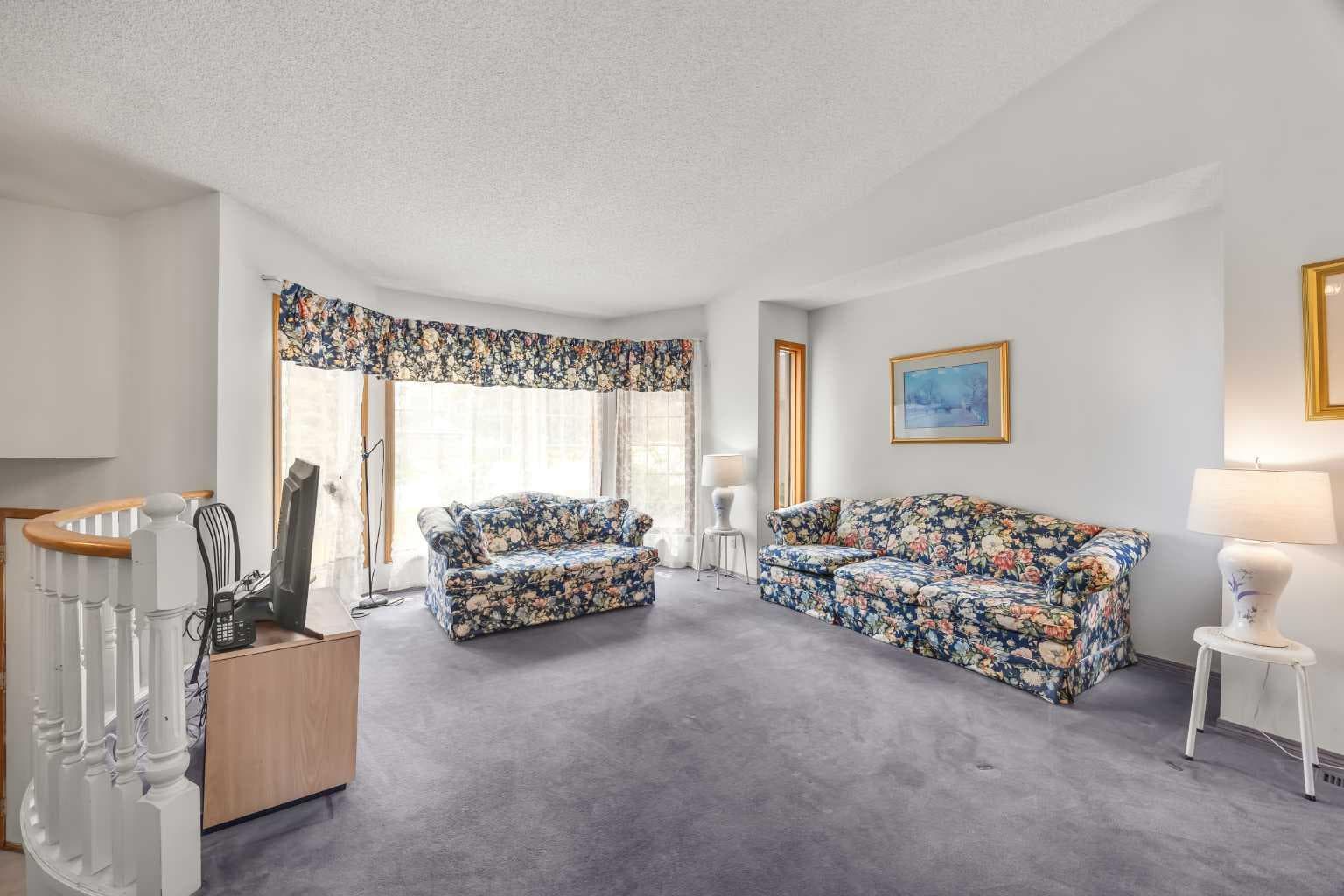 28 Harvest Oak Drive NE — photo 2