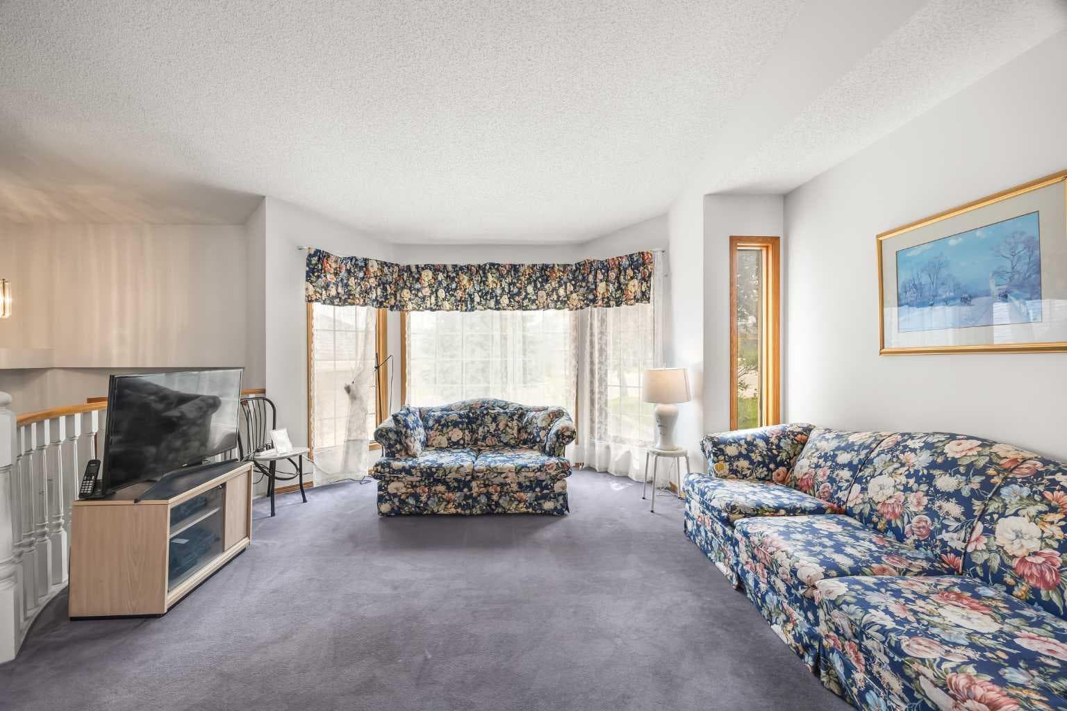 28 Harvest Oak Drive NE — photo 3
