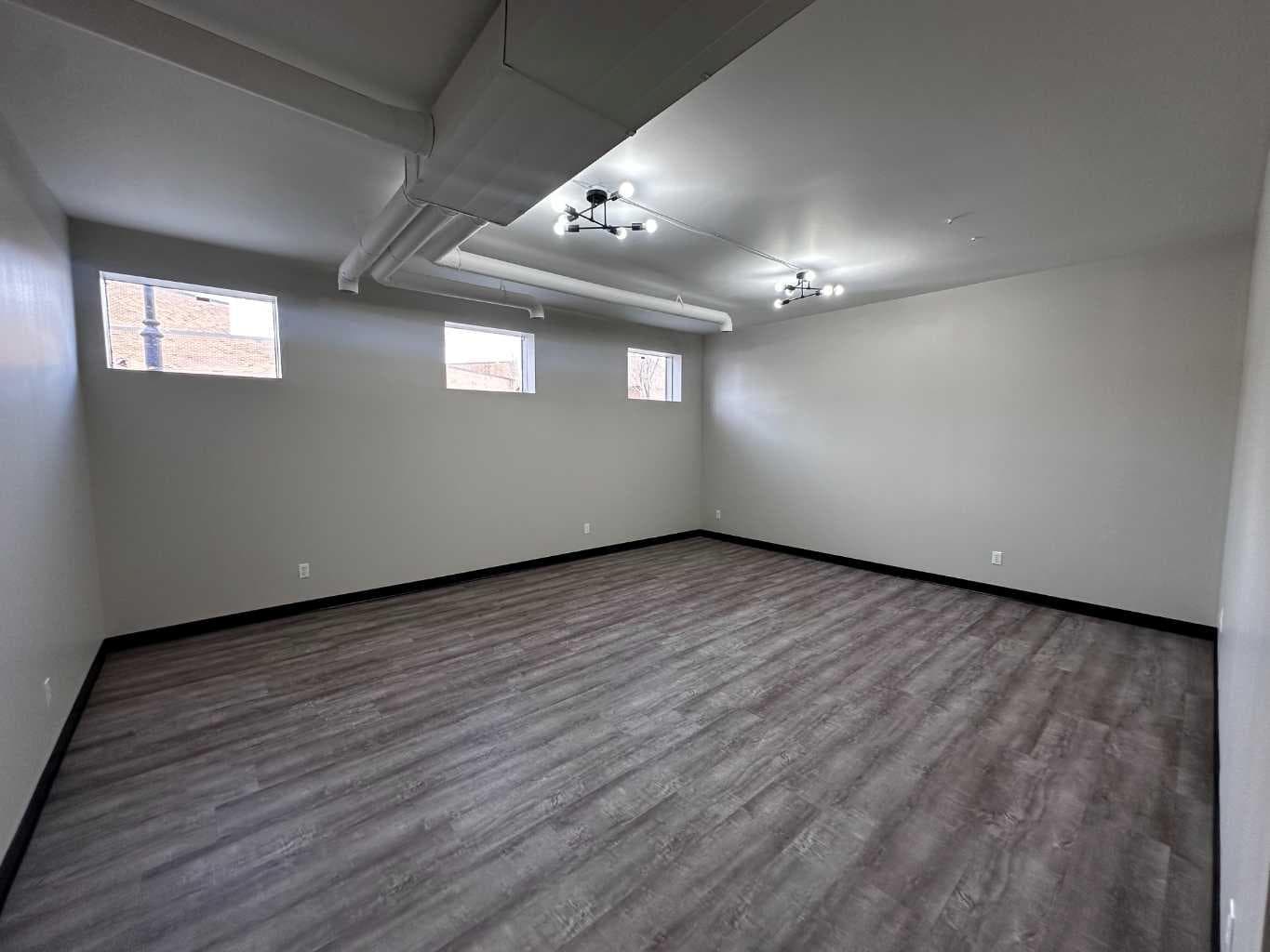 Suites B & C, 4923 50 Street — photo 1