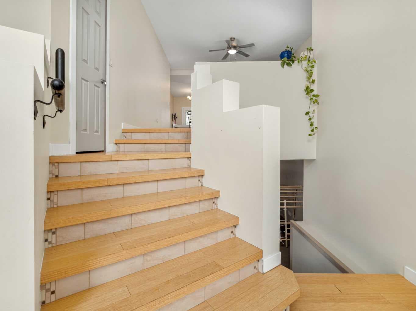 275 Mt Sunburst Way W — photo 4