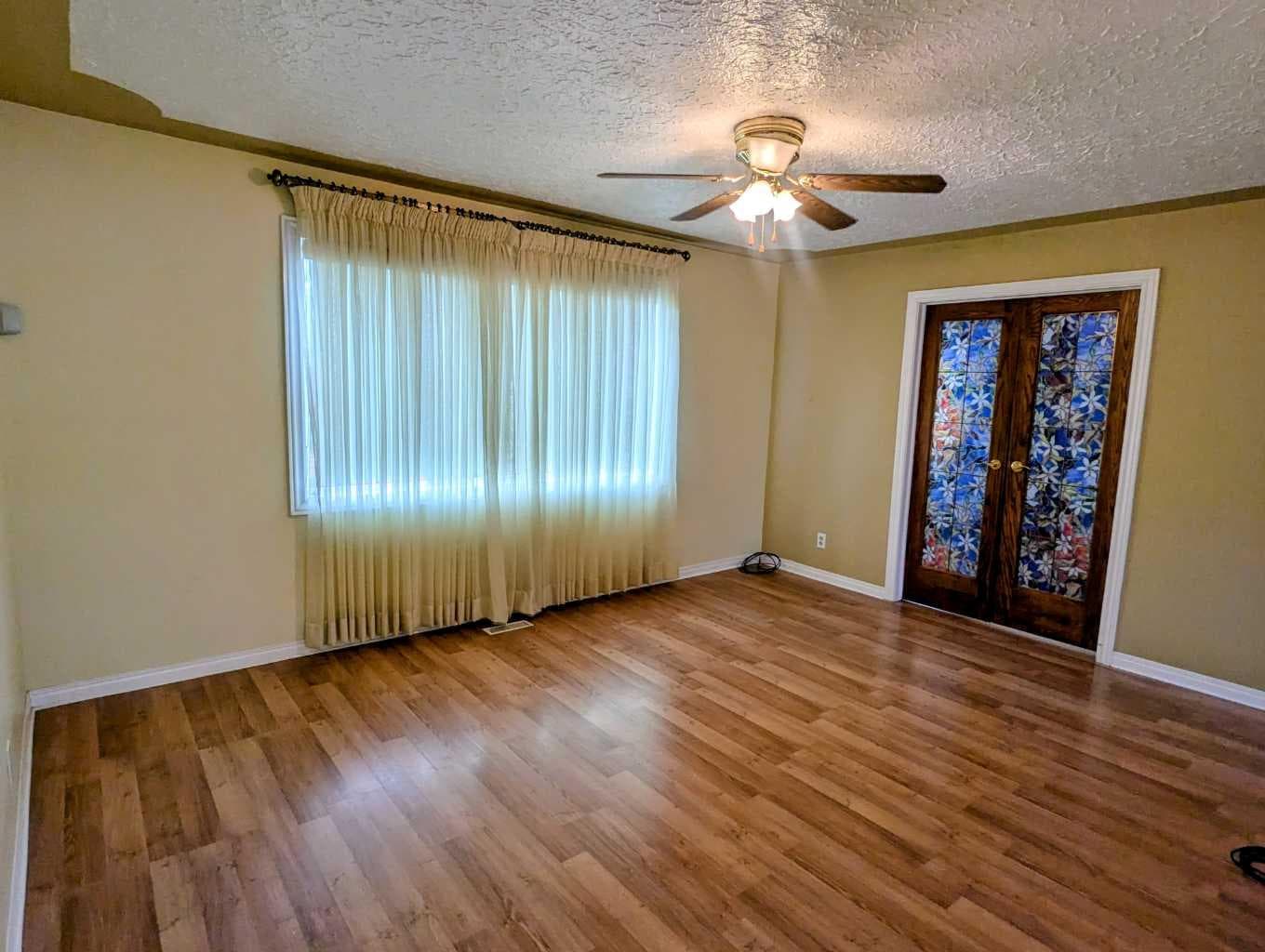 3322 Centre B Street NW — photo 4