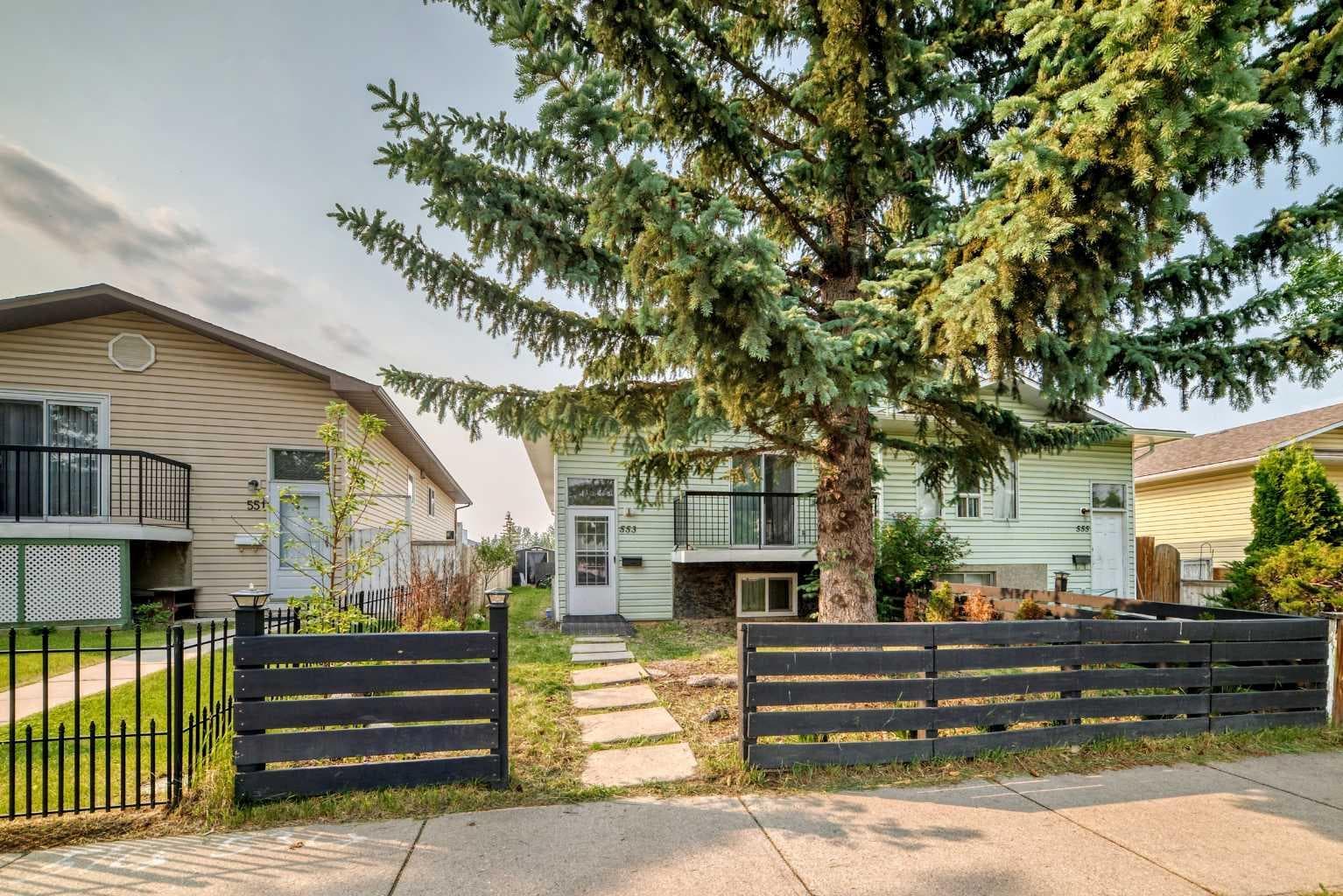 553 Macewan Drive NW — photo 1