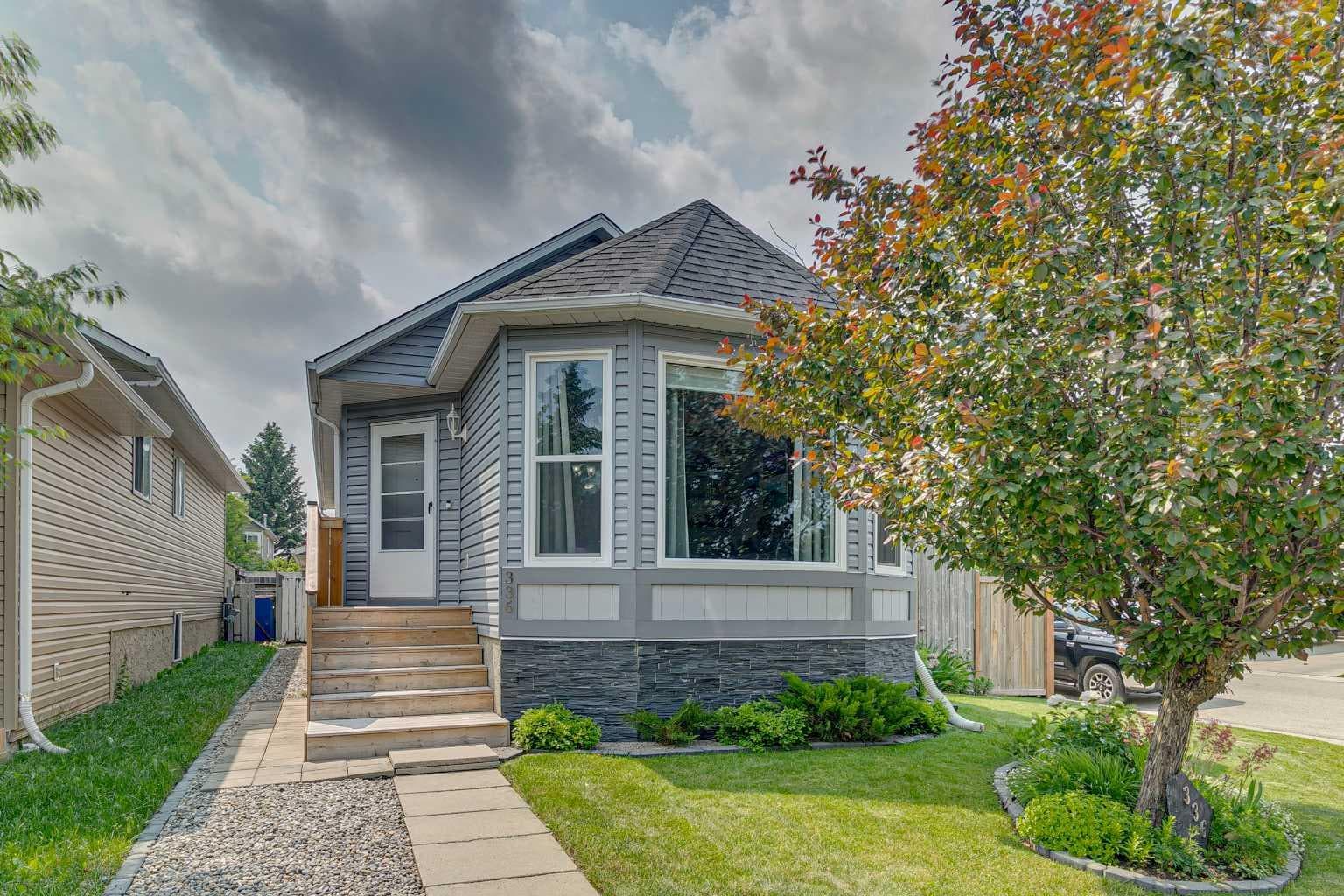 336 Coventry Close NE — photo 1