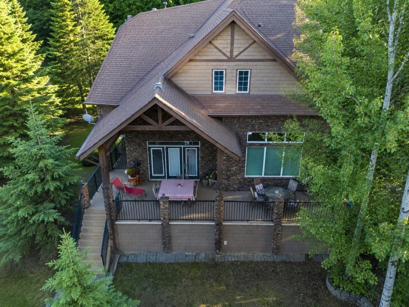 210 6 Avenue — photo 3