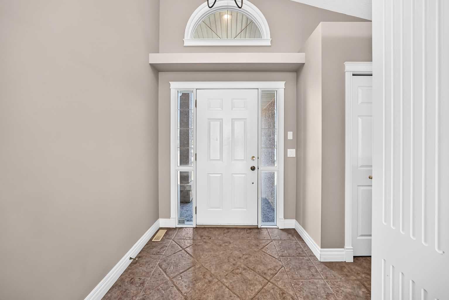 311 Royal Crest Bay NW — photo 3