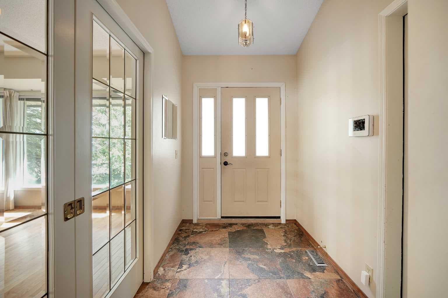 23 Edelweiss Drive NW — photo 2