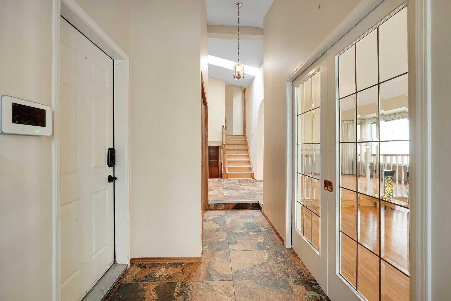 23 Edelweiss Drive NW — photo 3