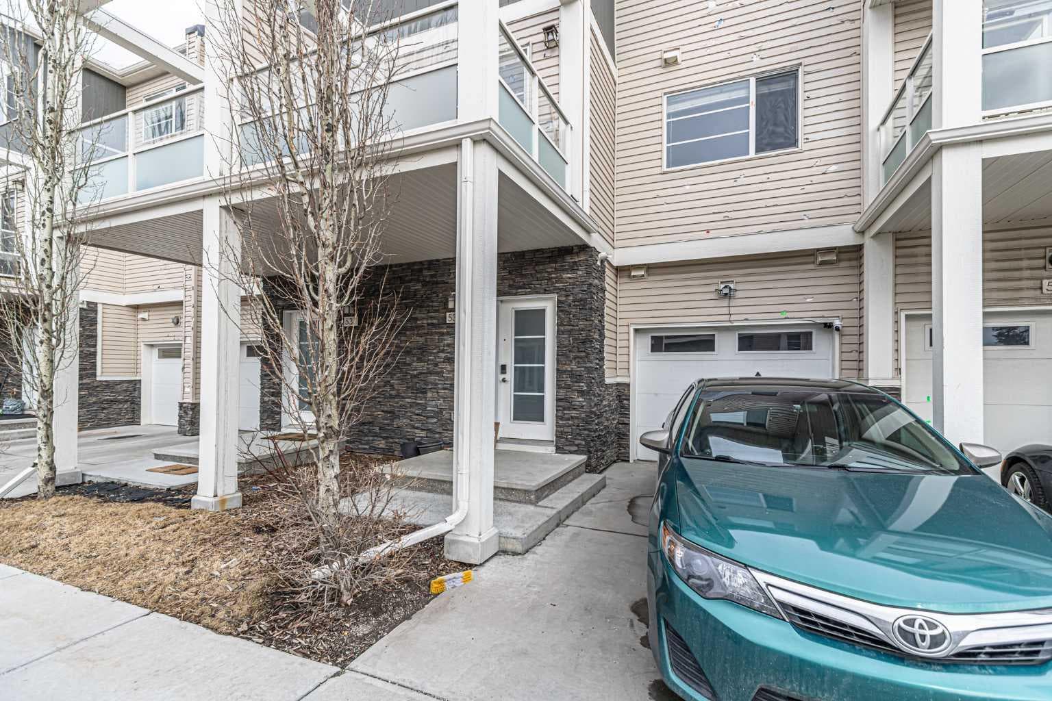 535 Redstone View NE — photo 3
