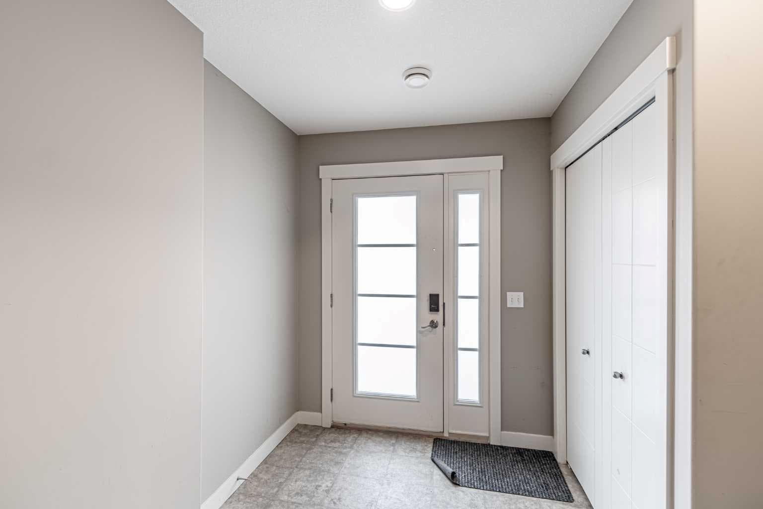 535 Redstone View NE — photo 4